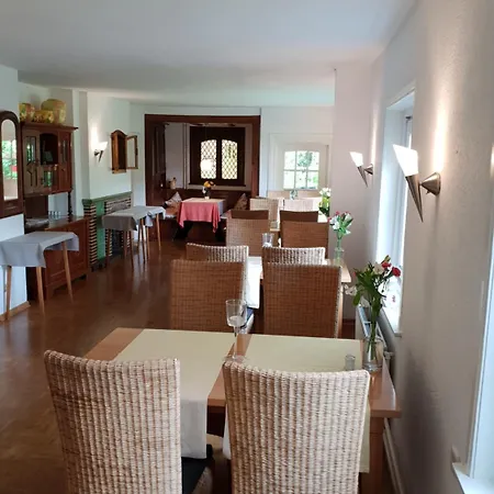 Weisser Hof Hotel 4*