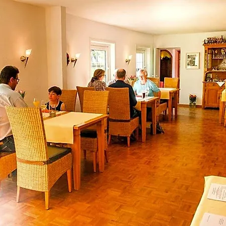 Weisser Hof Отель Маленте
